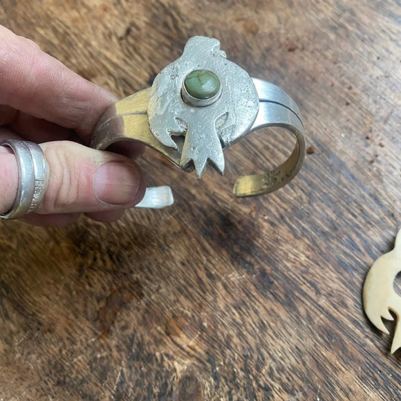 Turquoise and sterling sand casted eagle cuff bracelet - Picture 4 of 16
